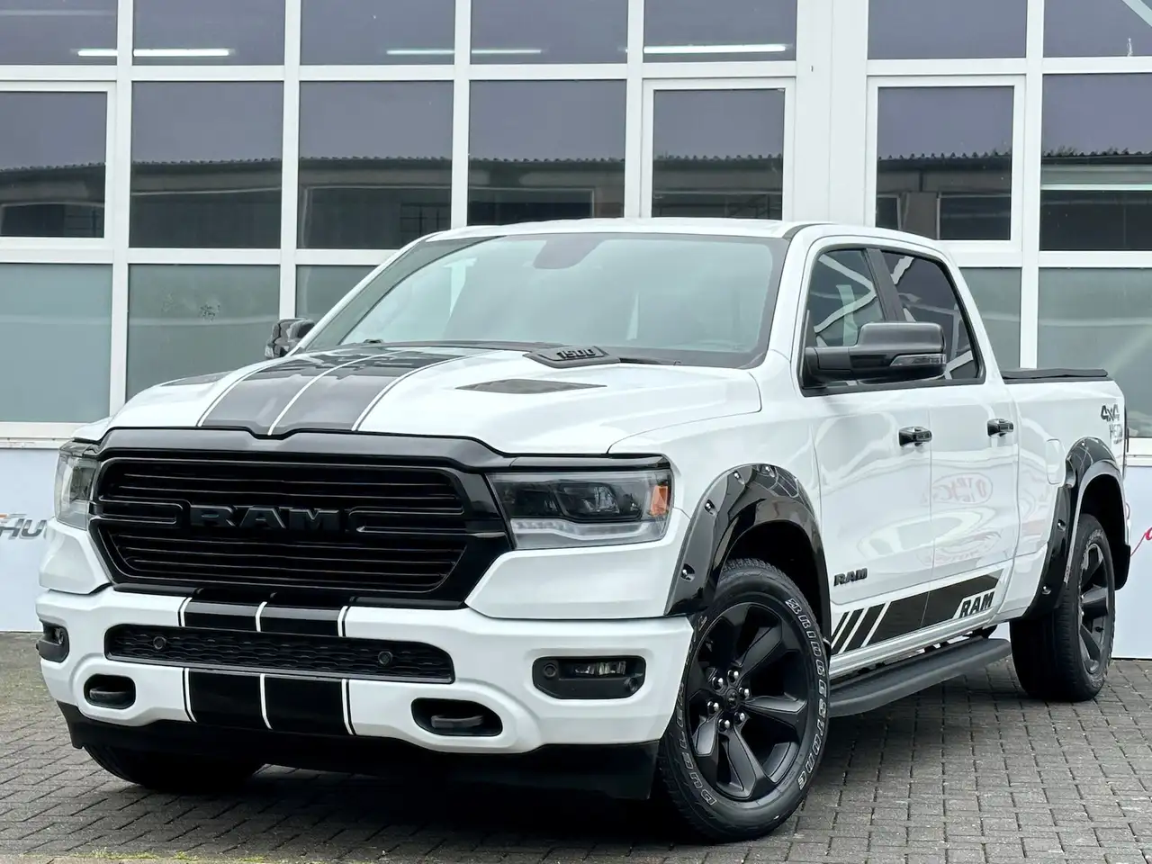 RAM1500 Offroad 4x4 Longbed LED Leder LPG PDC