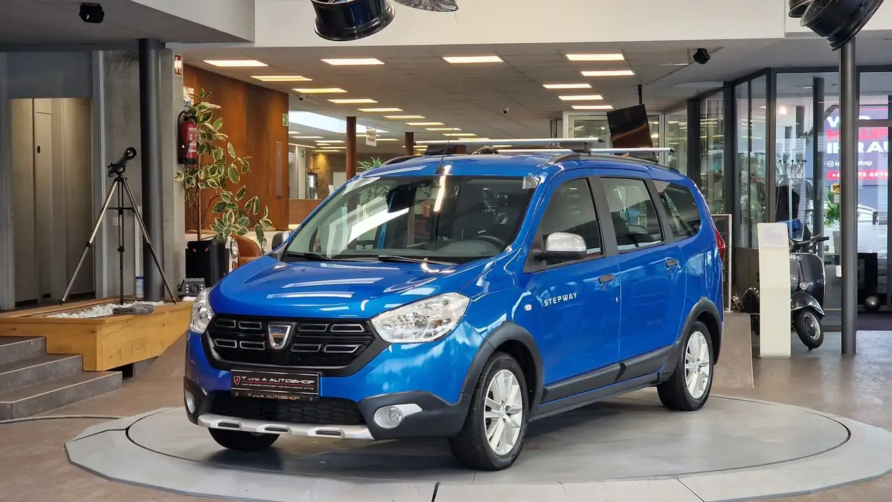 LodgyStepway 7-Sitzer *Navi*Kamera*AHK*