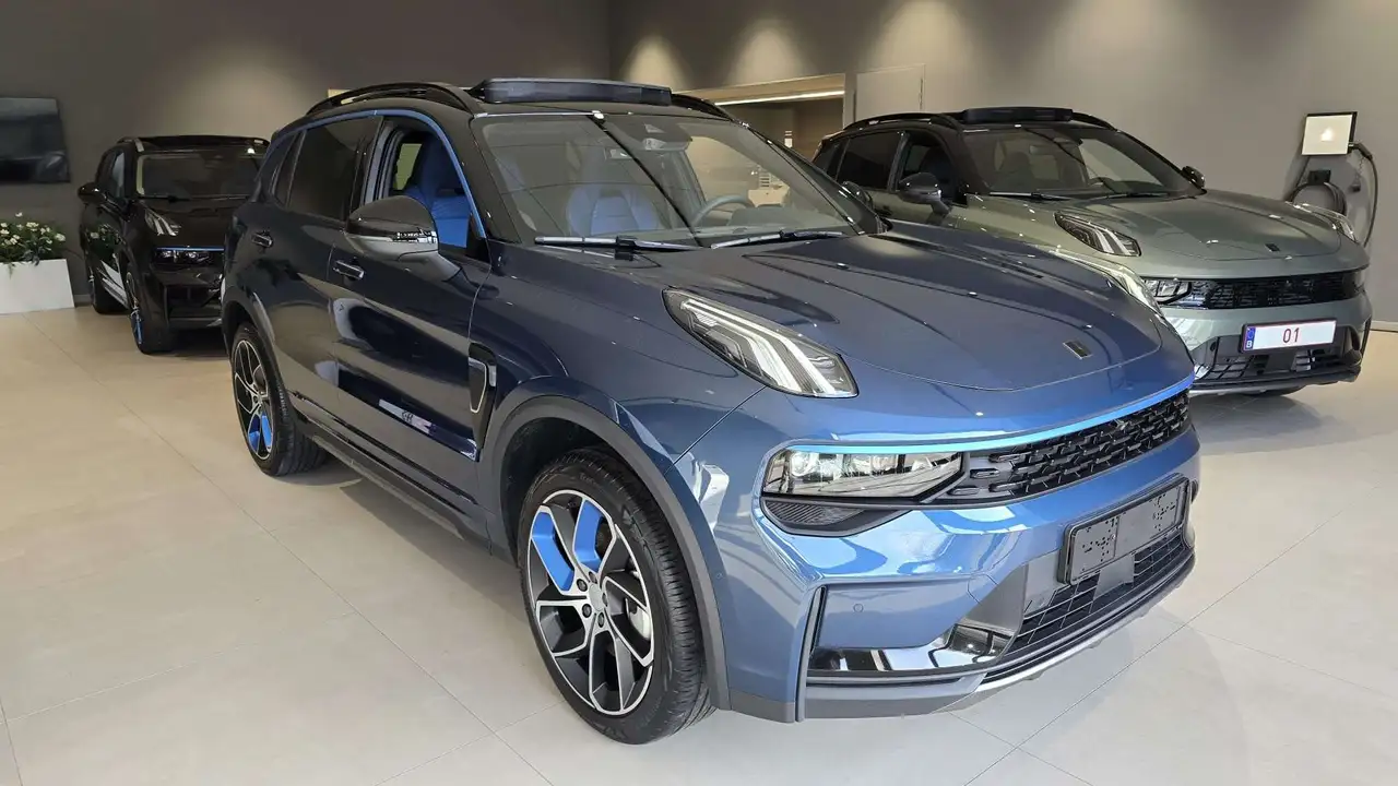 01PHEV - 4 wagens beschikbaar 4 voitures disponibles