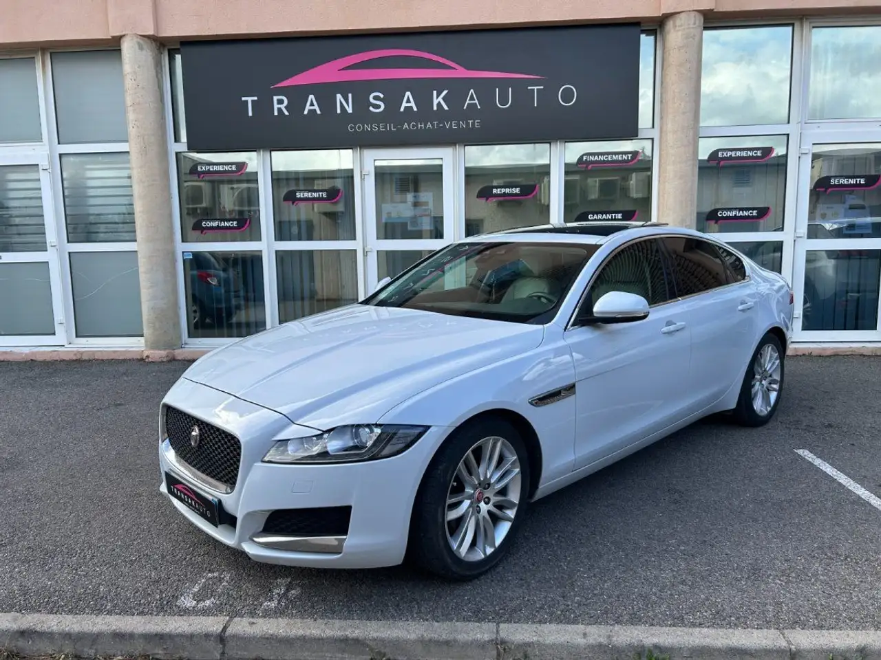 XF2.0 D - 240 ch BVA AWD Prestige/TOIT OUVRANT
