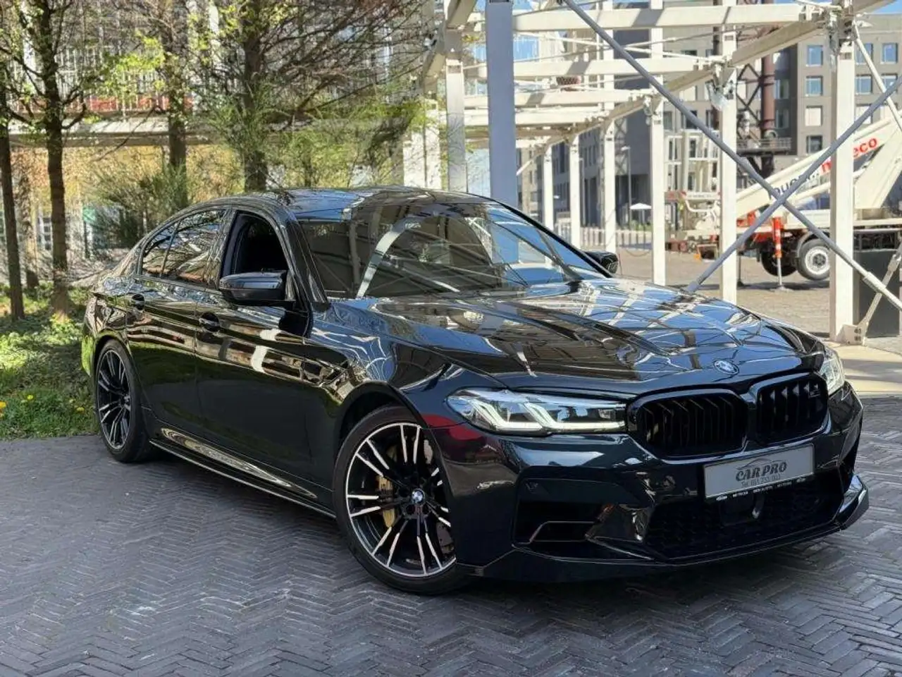 M5COMPETITION / AKRAPOVIC / FACELIFT / TOIT CARBON /