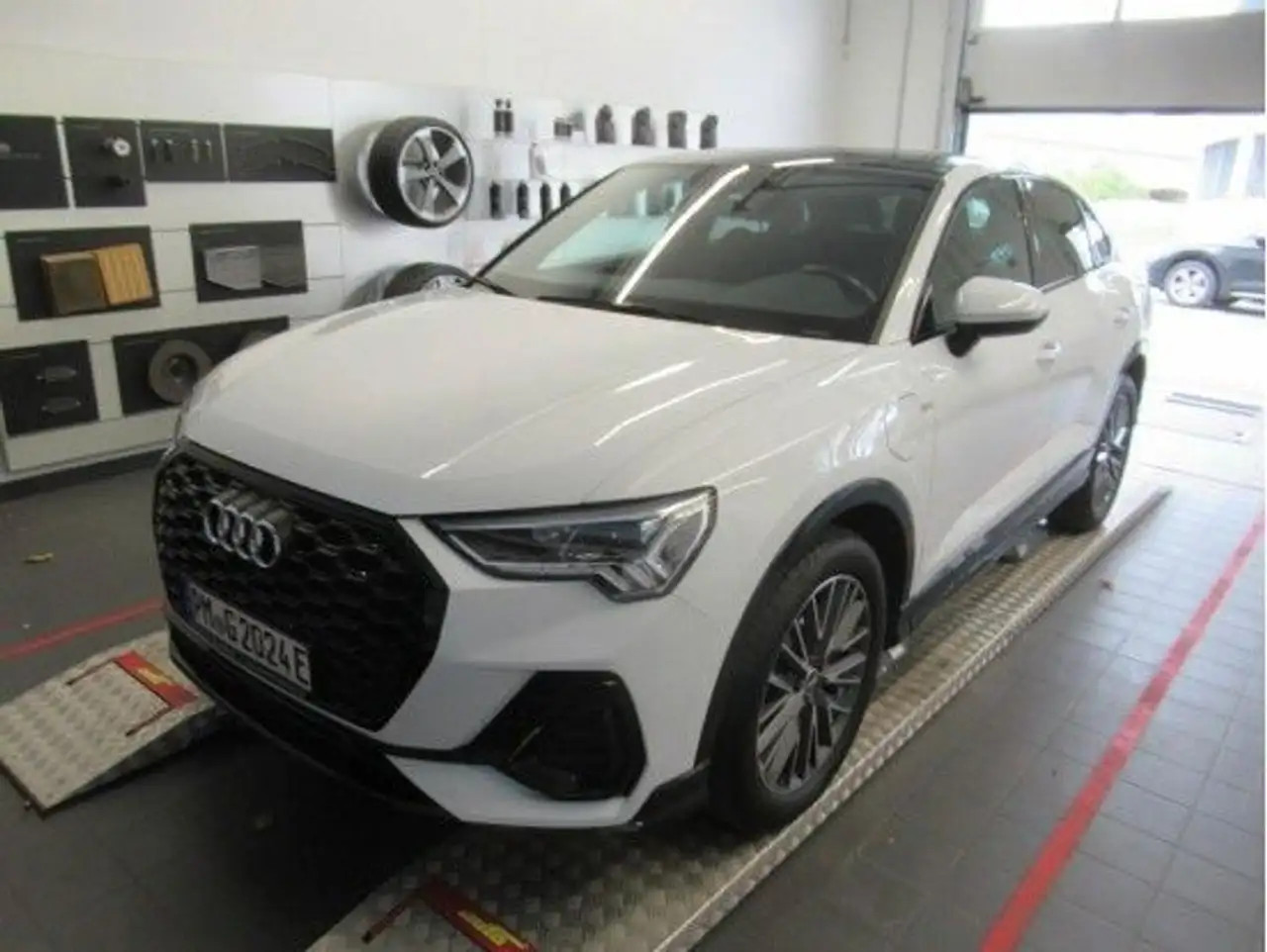 Q3Sportback 45 TFSI e S line BLACK Pano Matrix
