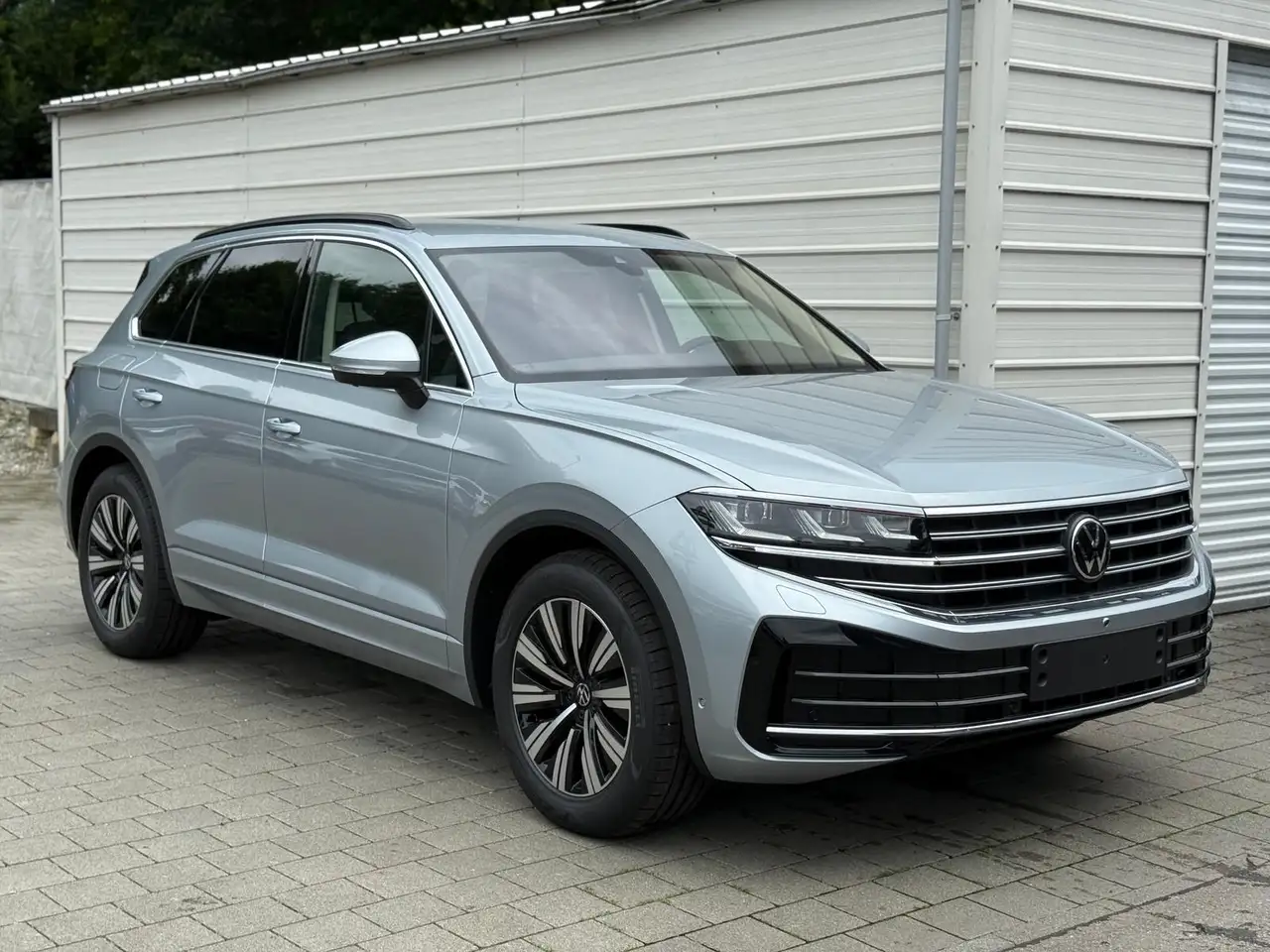 TouaregElegance 3.0 V6 TDI *360°*AHK*MATRIX 210 kW (28...