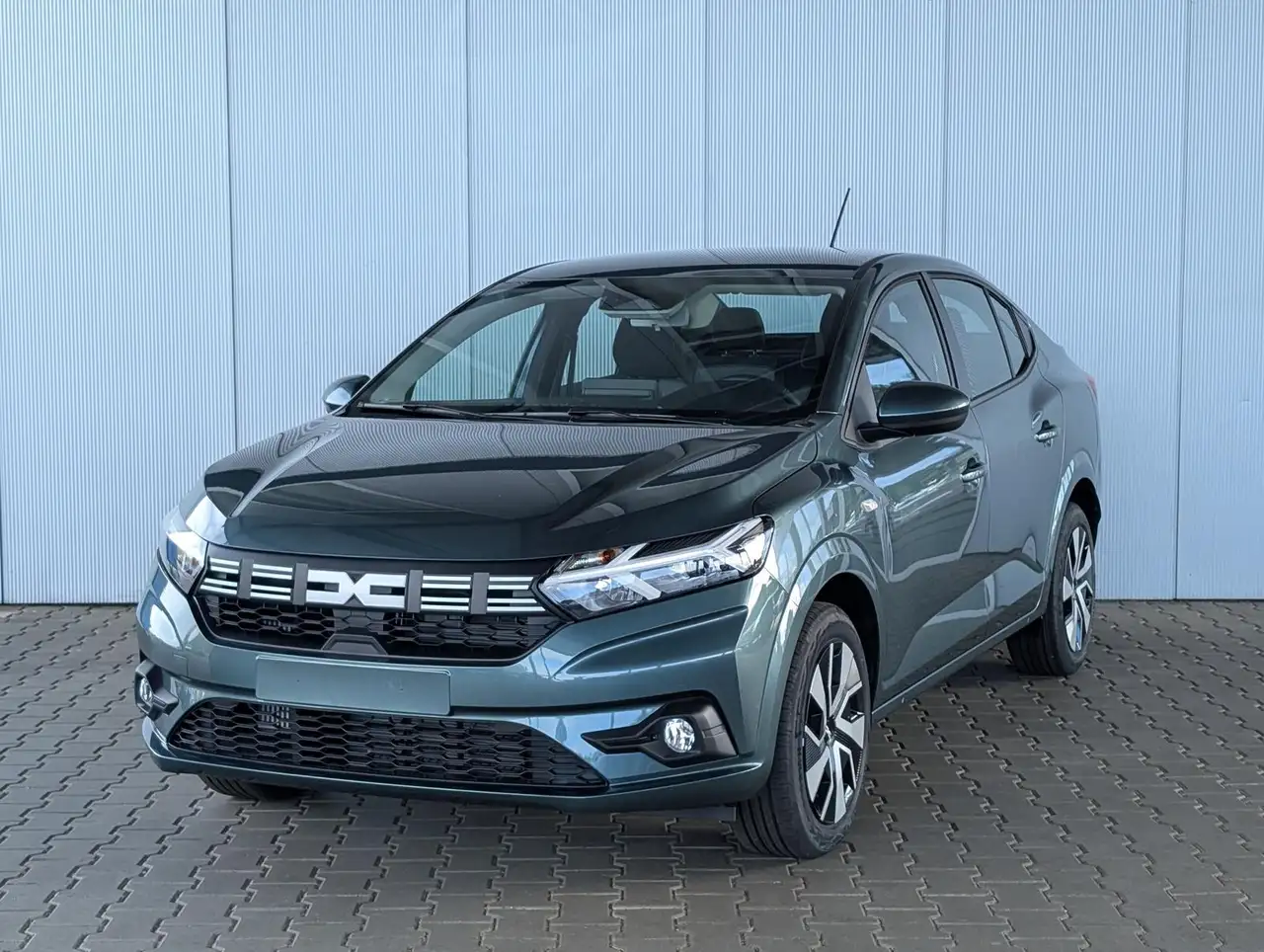 LoganEXPRESSION TCe 90 / NAVI / Carplay / LED / Tempoma