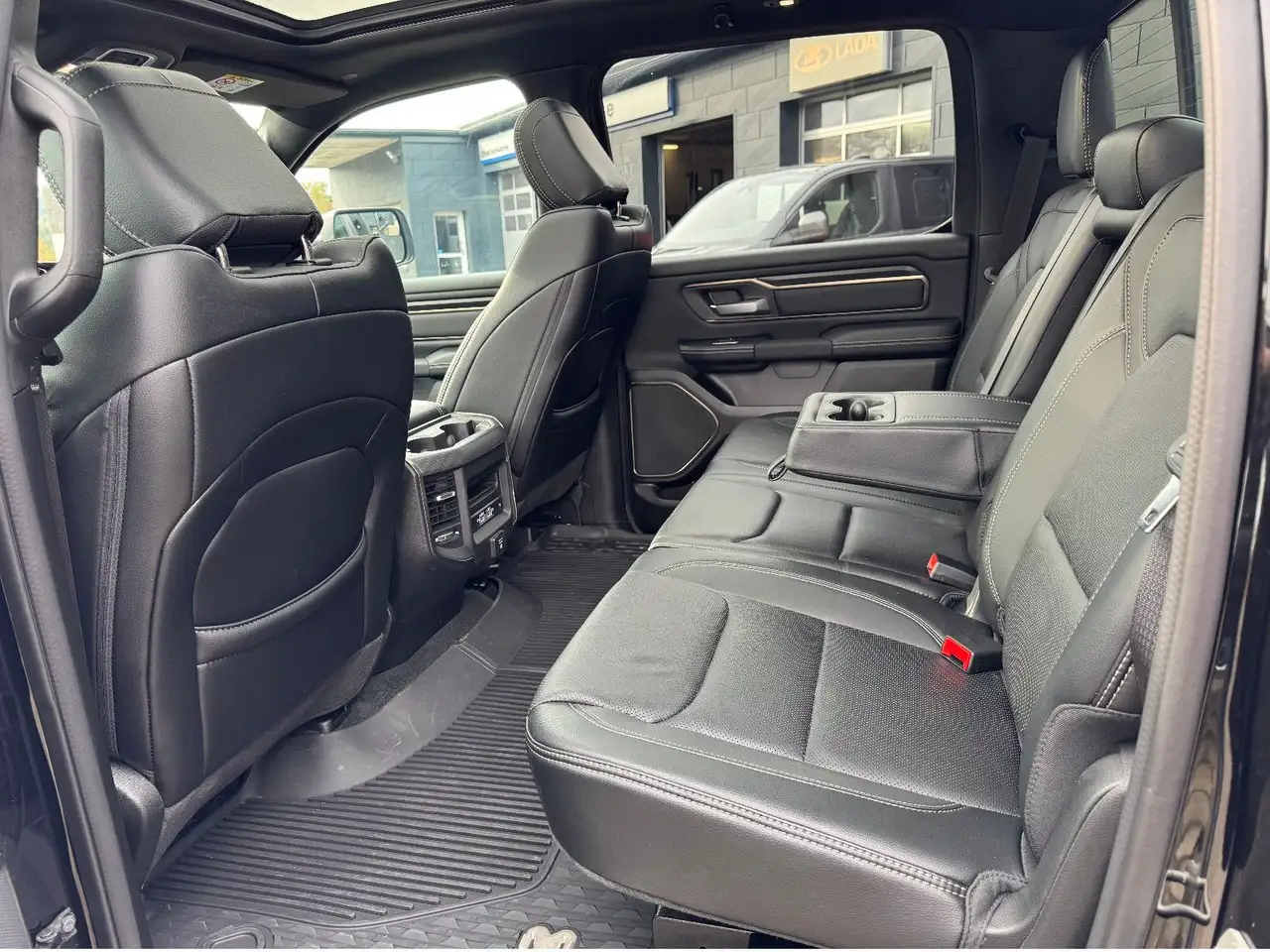 Фото машины 24