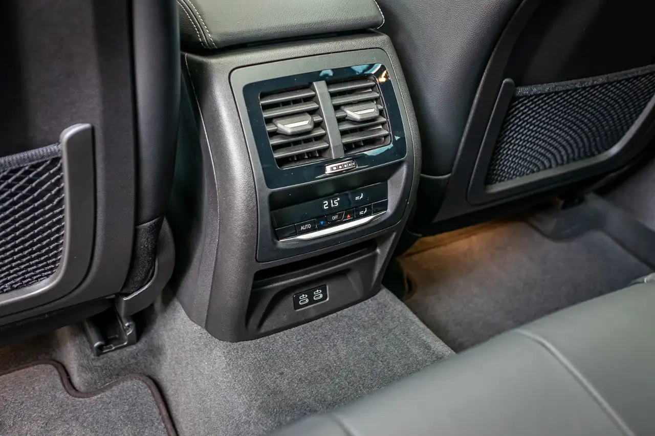 Фото машины 30