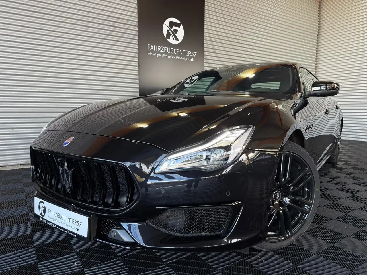 Quattroporte3.0 V6 S Q4/CARPLAY/360°/H&K/ACC