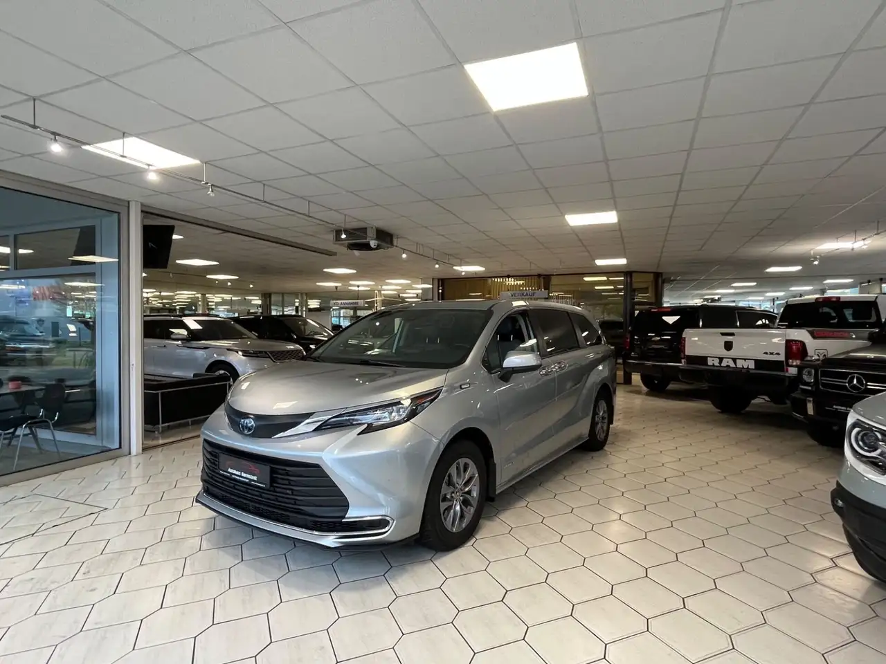 Sienna2,5L - Hybrid - 8 Sitze