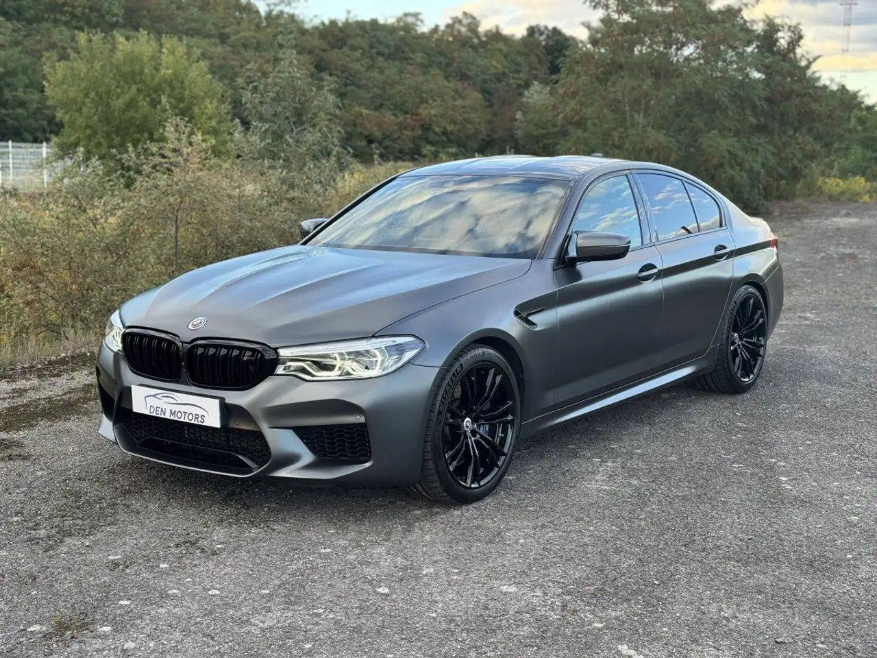 M5- À PARTIR DE 1043eu/MOIS* - VI 4.4 V8 600ch Frozen Dark Grey
