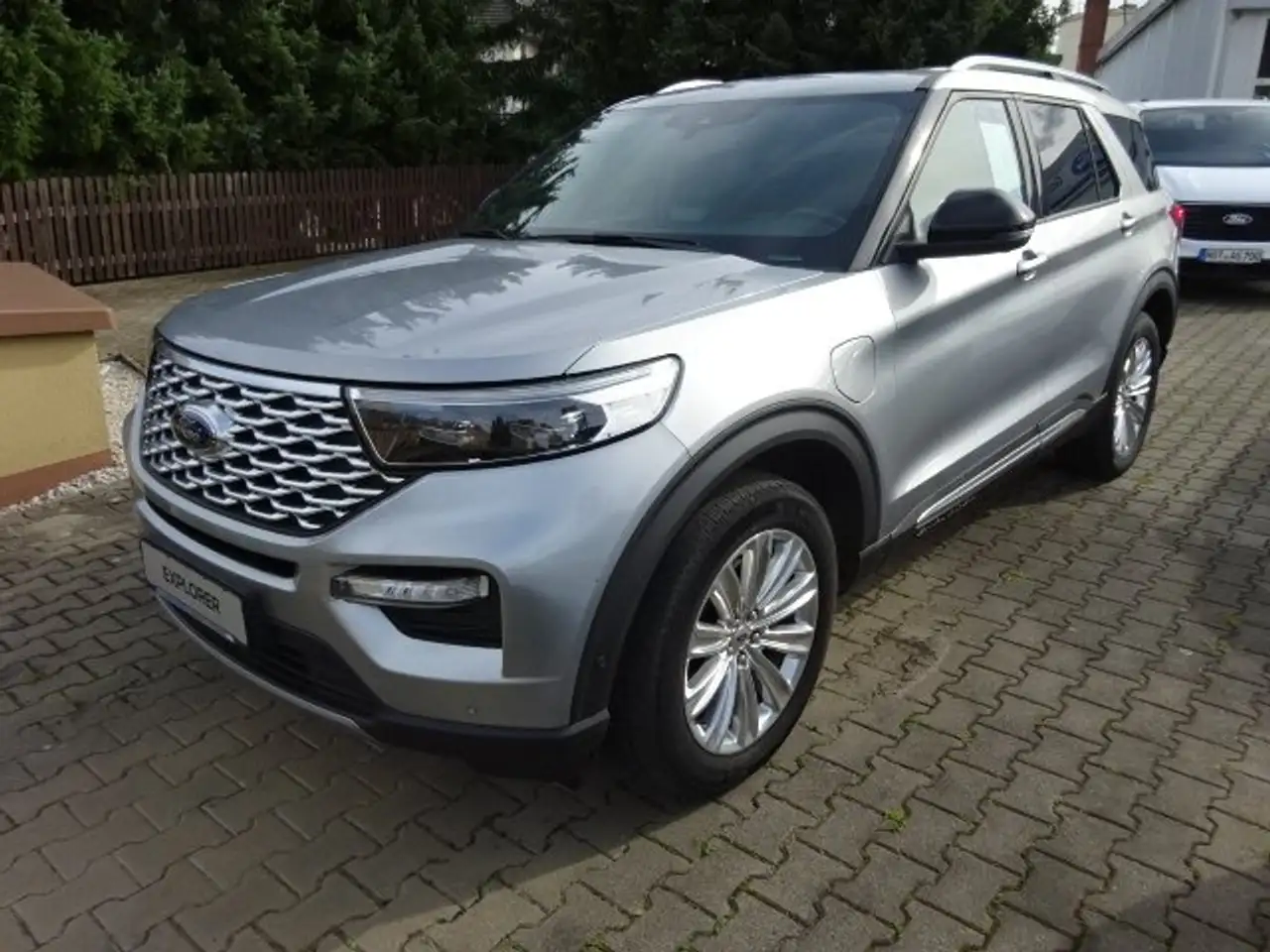 ExplorerPlatinum Plug-in-Hybrid 4x4 *Vollausstattung**