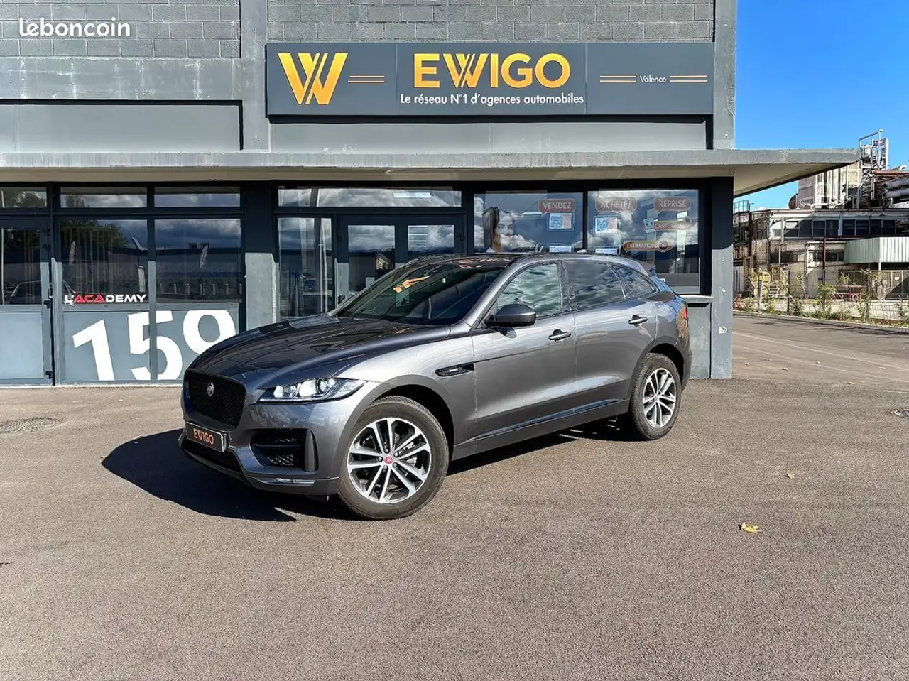 F-Pace2.0 180ch black limited r-sport awd boite auto 8 entretien à jour