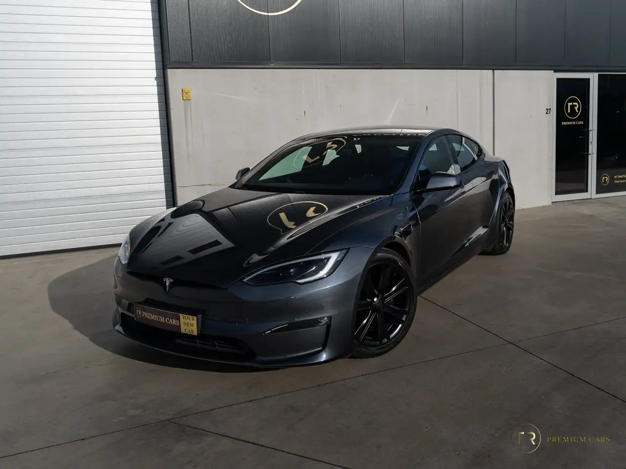 Model SDual Motor l Long Range l Yoke l 100 kW l Pano