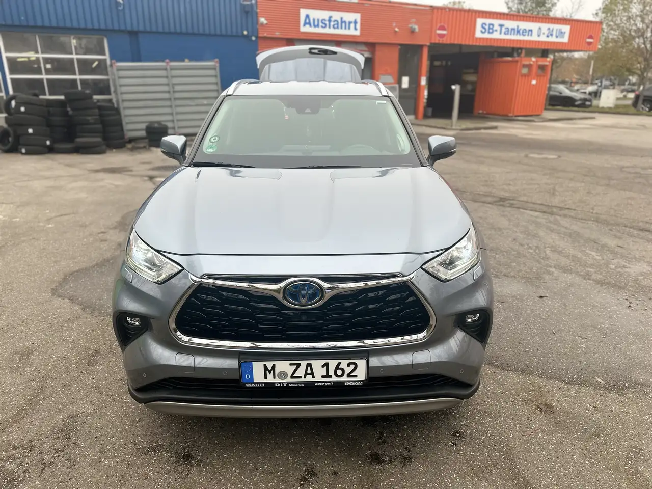 Highlander2.5 Hybrid Luxury