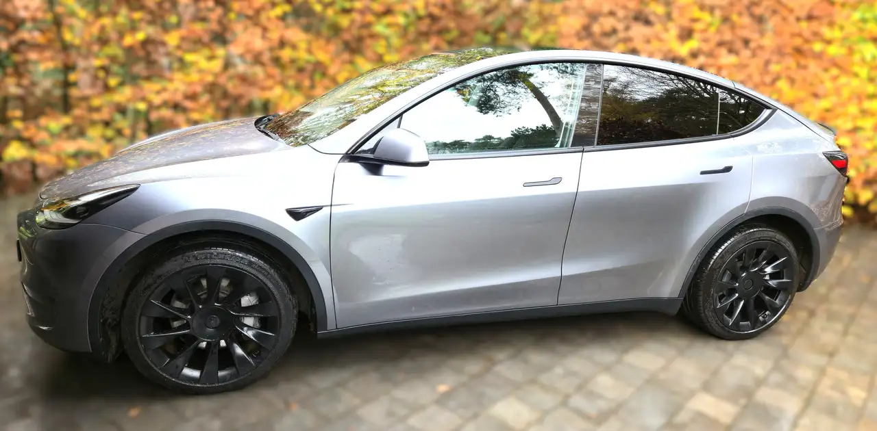 Model YModel Y Performance Dual Motor AWD