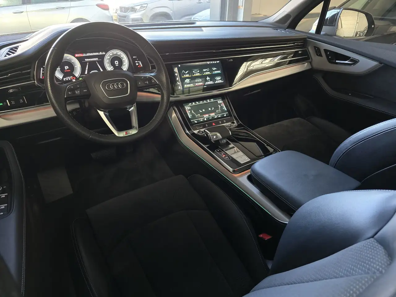 Q755 quattro S-Line AHK ACC B&O Pano HUD STHZ