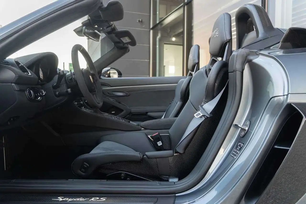 718SPYDER RS 4.0i Weissach LIFT PCCB Ceramic