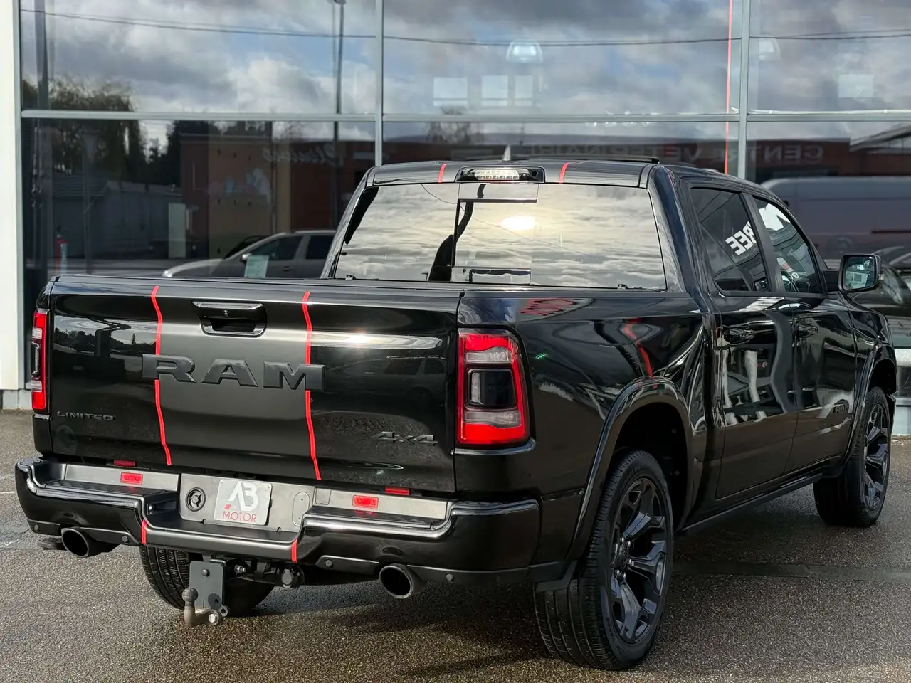RAM1500 LIMITED NIGHT EDITION COCKPIT TVAC PANO HUD