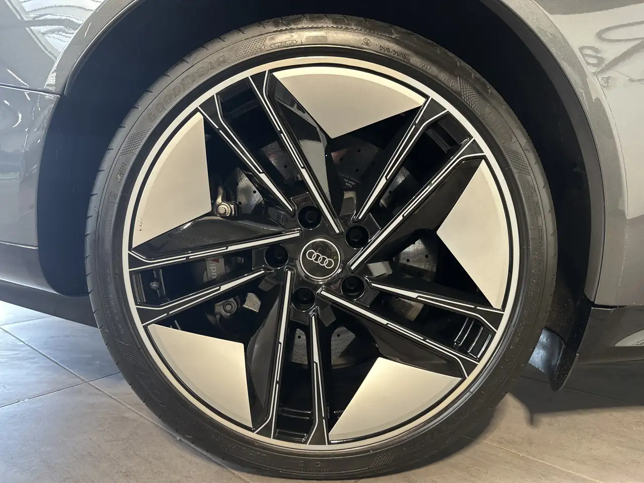 RSQu NAV+LED+HUD+360°+PANO+B&O+VCOCK