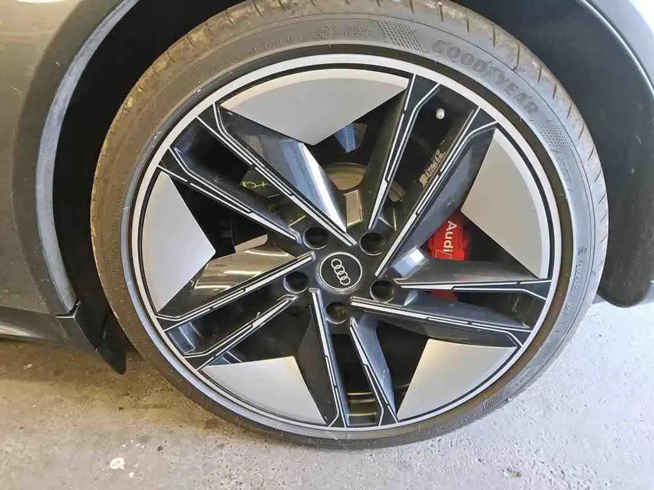 RS e-tron GTe-tron GT RS  quattro MATRIX B&O LUFT HuD PANO