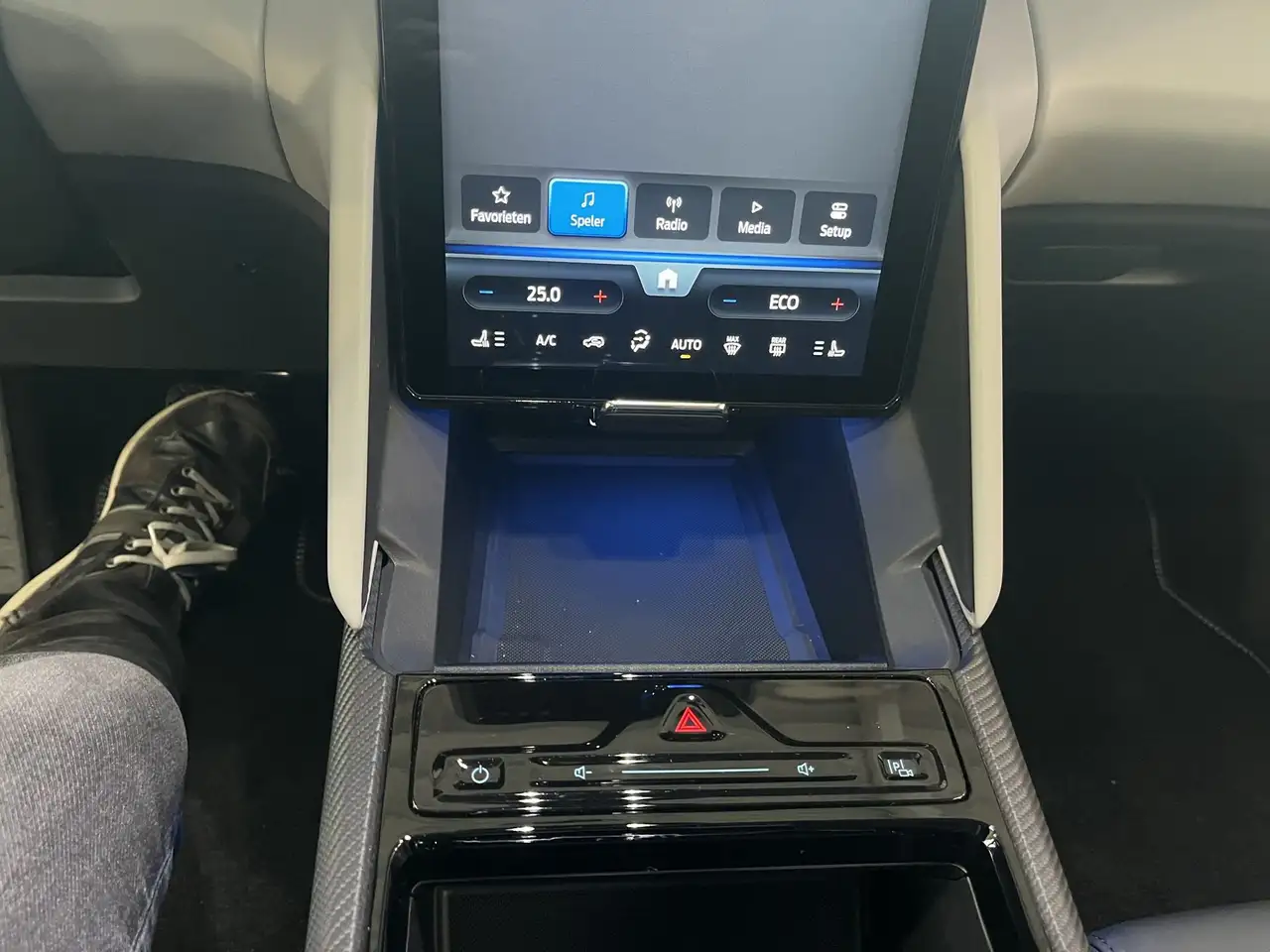 Explorer79 kWh AWD Premium