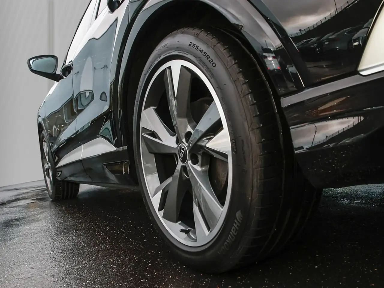 50e-tron S line Matrix Kamera ACC