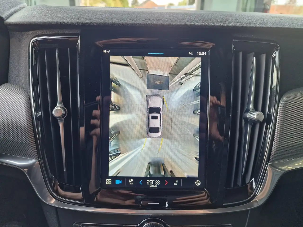 S90PLUS DARK HYBRID BENZINE AUTOMAAT TAL VAN OPTIES