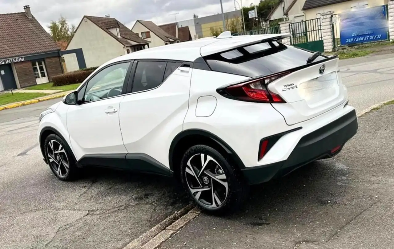 C-HR1.8 HYBRIDE 122 DESIGN 03/2023 15000HT ENTRETIEN COMPLET A JOUR
