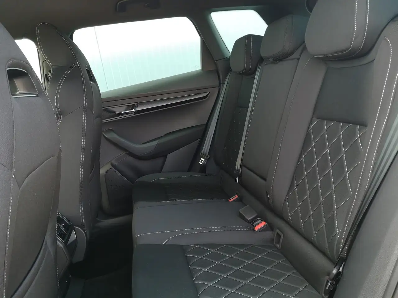 Karoq2.0TDI Sportline DSG 4x4 AHK Matrix Navi ACC