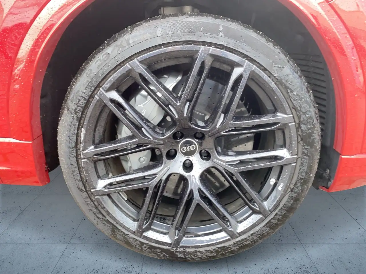 RS Q8SUV performance tiptr. Vmax305 PANO HUD 23