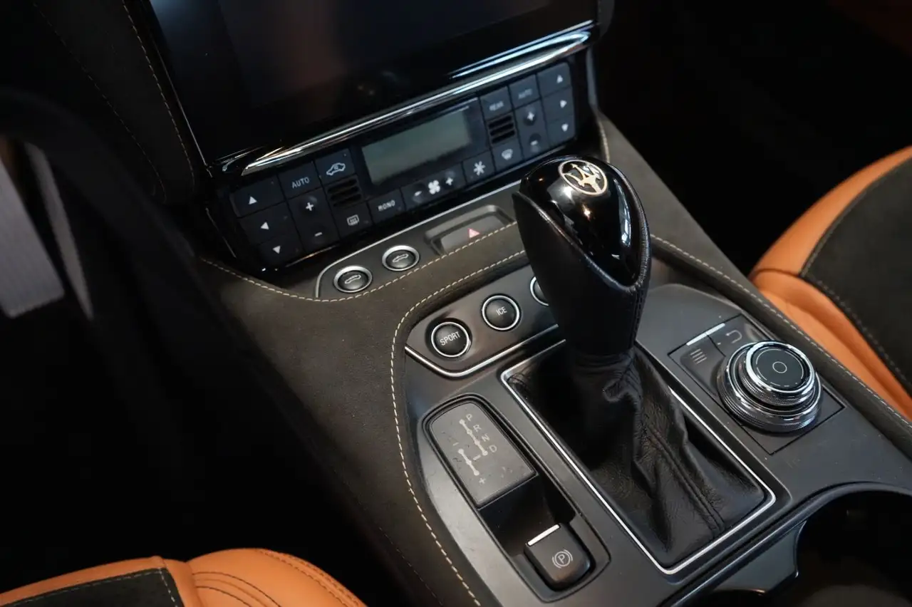 GranCabrio4.7 V8 Sport Automatik *Nur 37tkm!