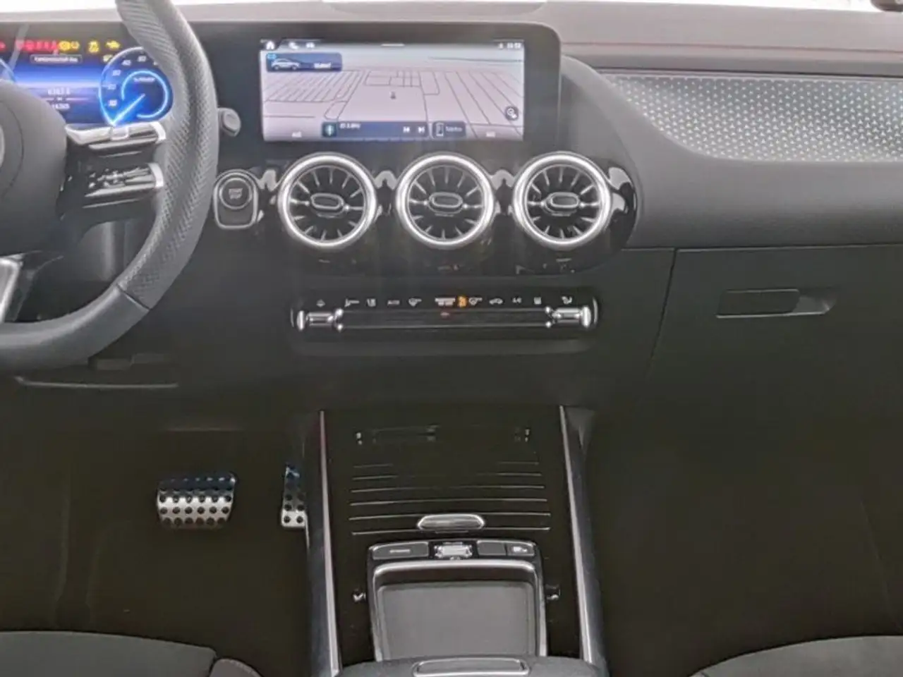 EQA300 4M AMG-ADVANCED 20"AMG WINTER VZA KAMERA