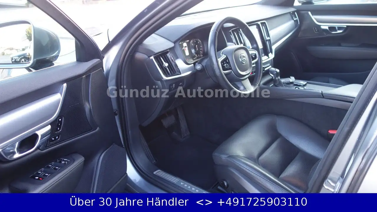 S90D4 GEARTRONIC  Lim. Momentum*LEDER*DISTRONIC