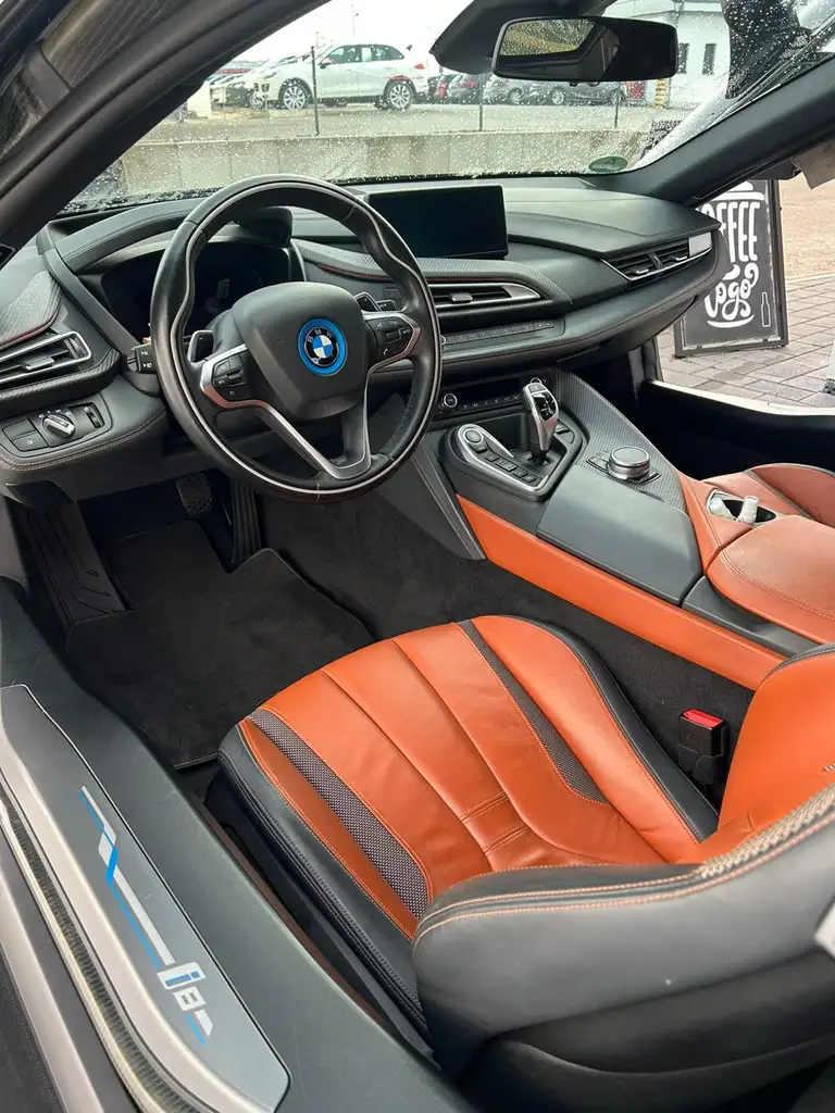 i8i8 Coupe