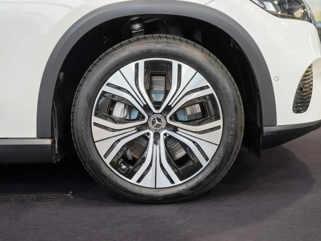 EQE SUVEQE SUV 300 Electric Art 22kW Sitzklima AHK DAB