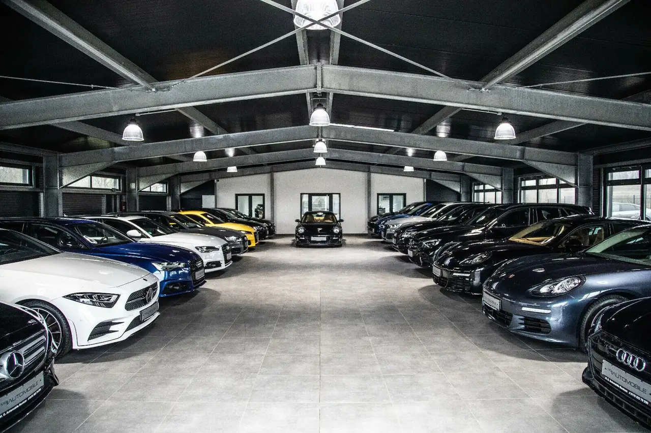 PassatVariant 2.0 TDI DSG Business - AHK NAVI