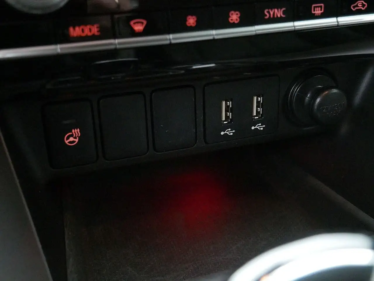 Eclipse Cross2.4 PHEV Top Hybrid 4WD LED 360°