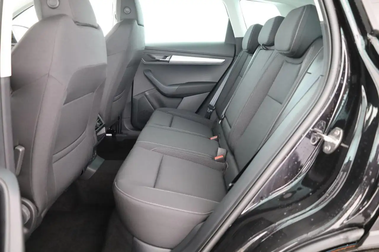 Karoq1.5 TSI DSG 130 Jahre, AHK, el. Klappe, Kamera,...