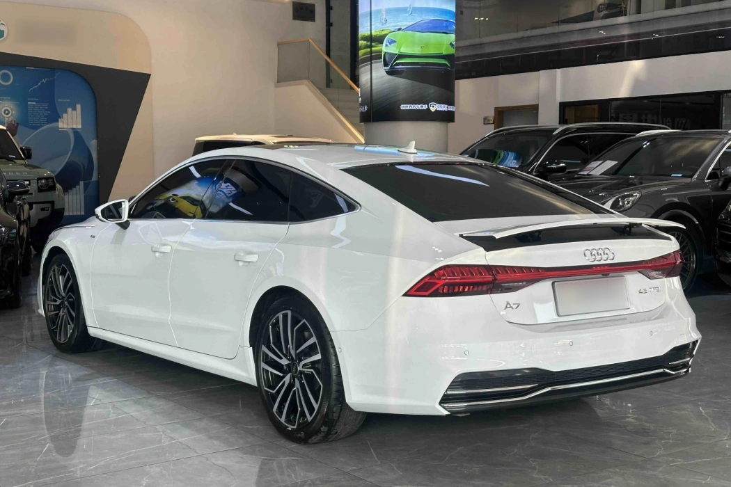 Audi A7 2025 model 45 TFSI premium selection