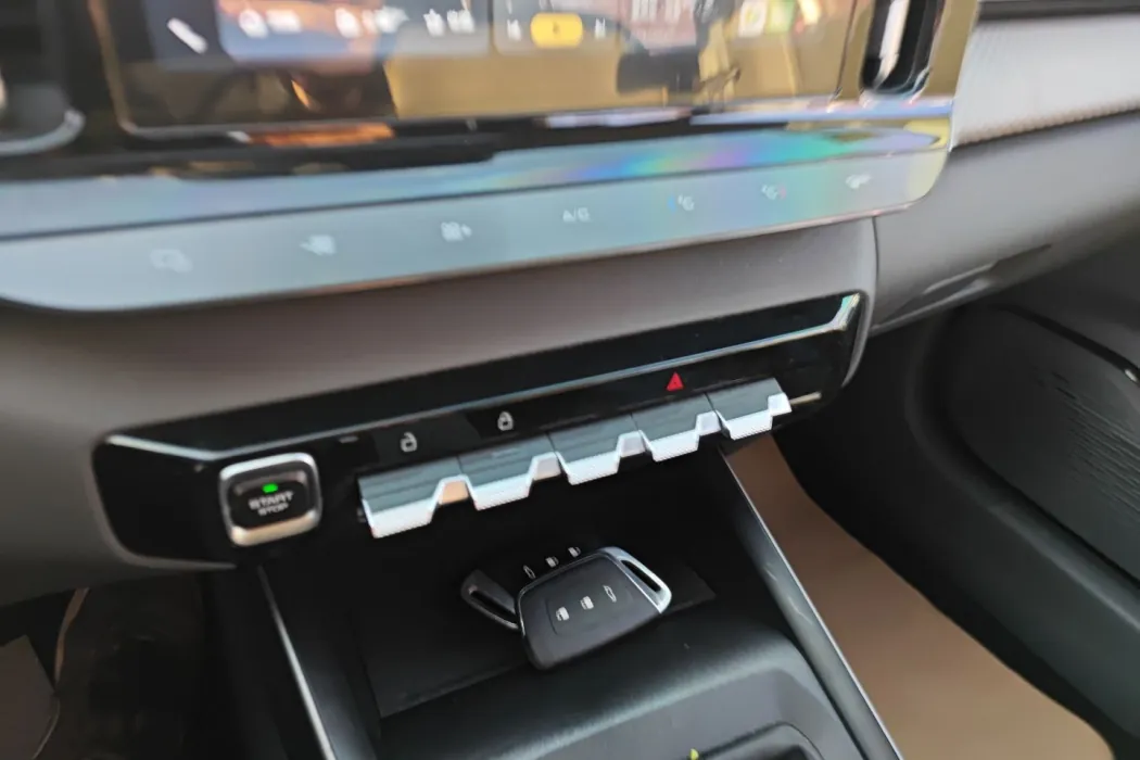 Baojun RC-5 2020 1.5L manual Zhiyao Luxury