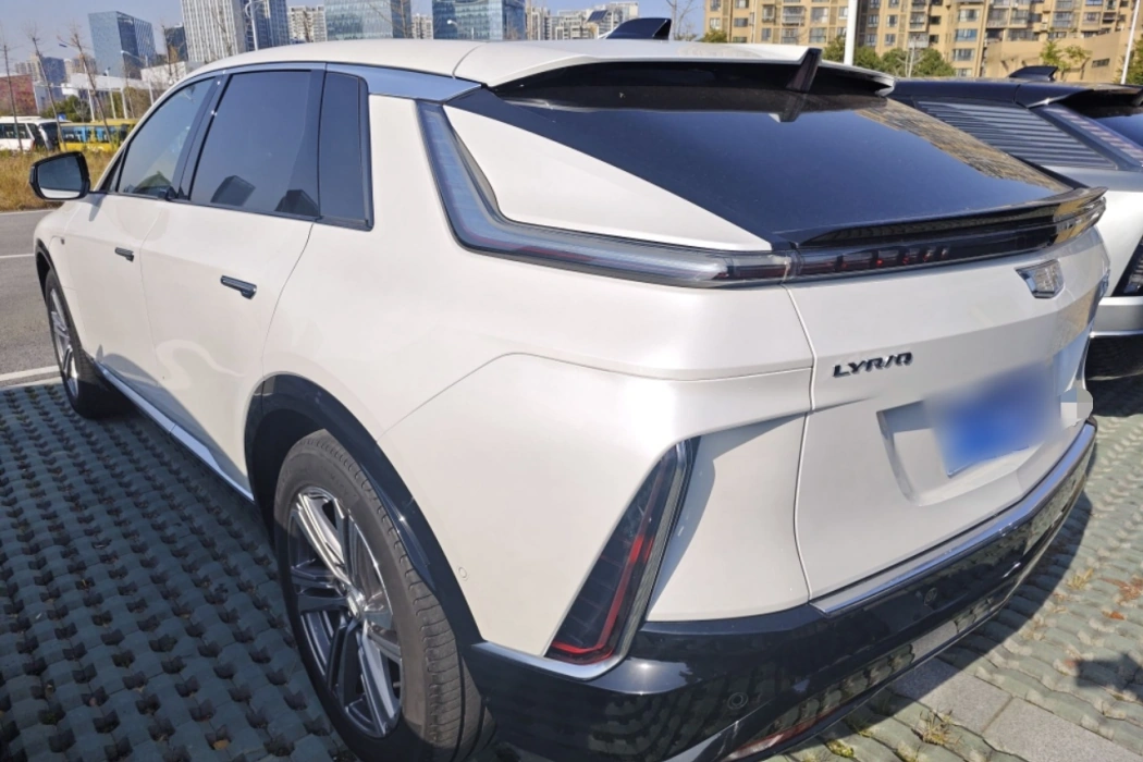 Cadillac IQ Ruige 2022 Rear Drive Long Battery Life Premium Edition