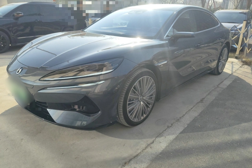 Denza Z9 2024 1100km four-wheel drive Ultra version