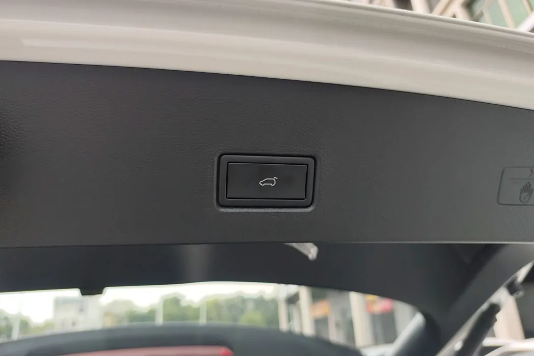 Volkswagen T-ROC Exploring Song 2023 300TSI DSG two-wheel drive Chenguang Version