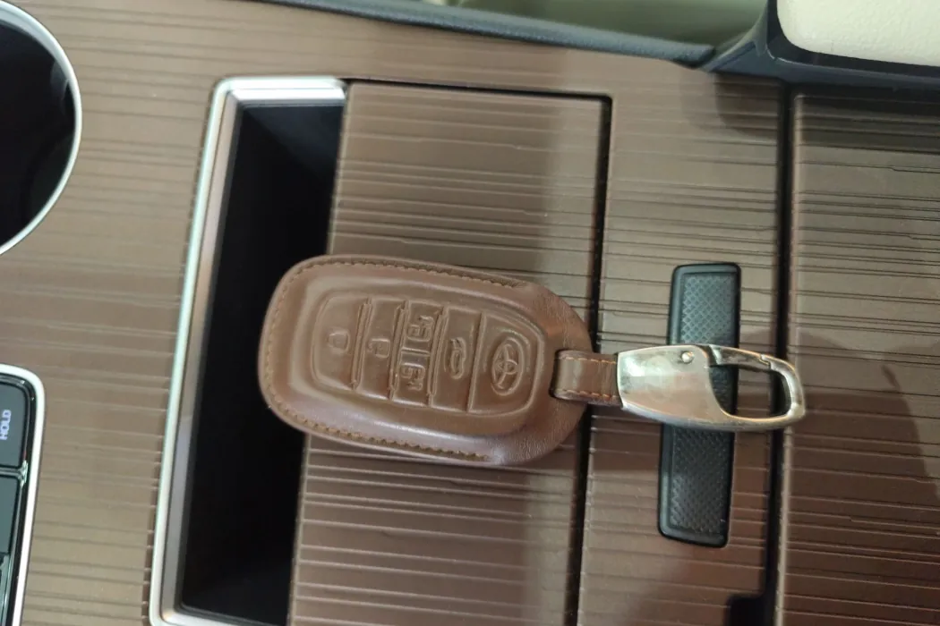 Toyota Grevia 2023 2.5L Hybrid Premium PLUS Edition