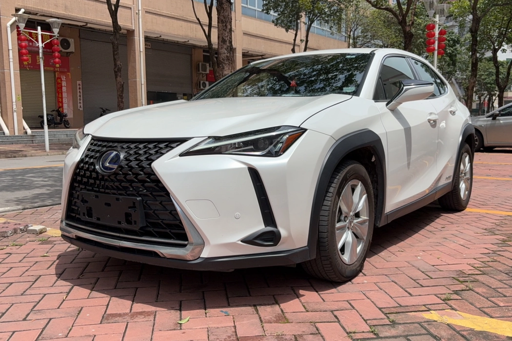 Lexus UX 2019 260h Exploration*Cool version of the country V