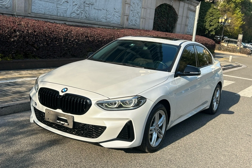 BMW 1 Series 2021 120i M Sport Obsidian Night Edition
