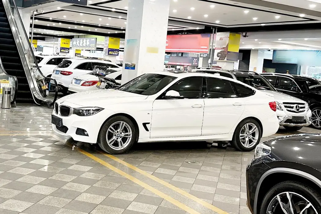 BMW 3 Series GT 2019 320i M Sport