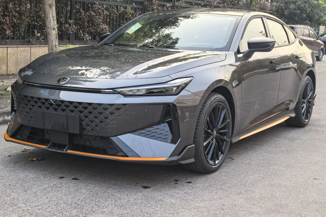 Changan UNI-V 2024 1.5T Premium Sports Type