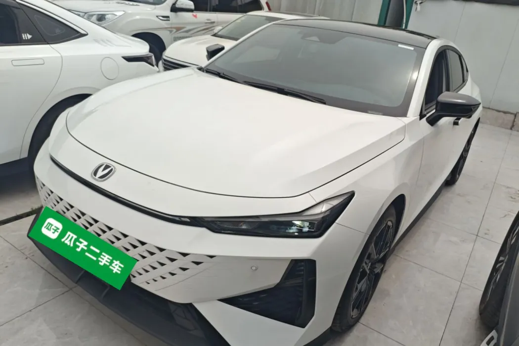Changan UNI-V 2024 1.5T Premium Type