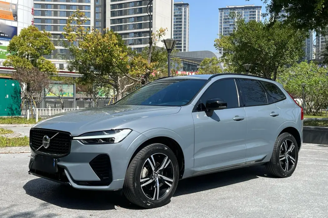 Volvo XC60 2022 B5 four-wheel drive Zhiyuan Sports Edition
