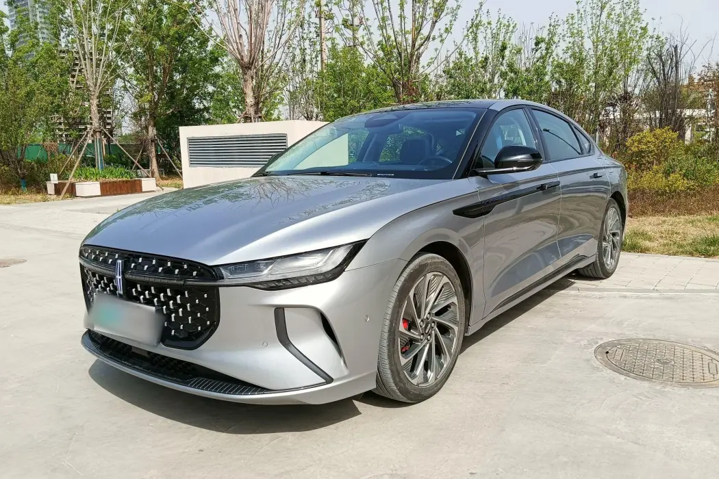Lincoln Z 2024 2.0T two-wheel drive Zunyao Hybrid version